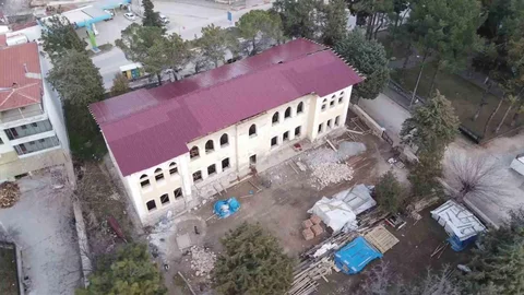 Çal'da Restorasyon İşçileri Arasında Kavga