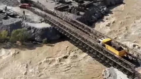 Hakkari'de Köprüden Test Geçişleri Yapıldı