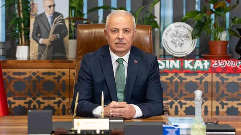 Karşıyaka Belediyesi'nde Yönetim Krizi Yaşanıyor