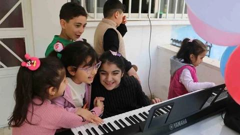 İşitme ve Görme Engelliler Bilim Fuarında Büyüledi