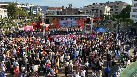 Marmaris’te Latin Festivali Başladı