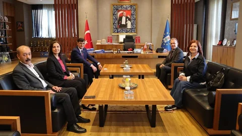 Başkan Vahap Seçer Kütahya'da
