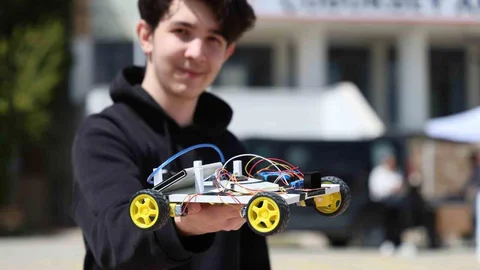 Elazığ'da Güneş Enerjili Araç Prototipi