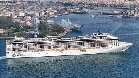 TCG Anadolu İstanbul'da İlgi Odağı Oldu