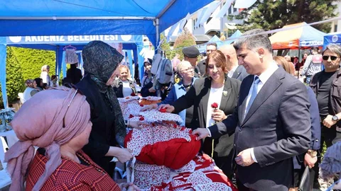 Mersin'de Anneler Günü Etkinliği Yoğun İlgi Gördü