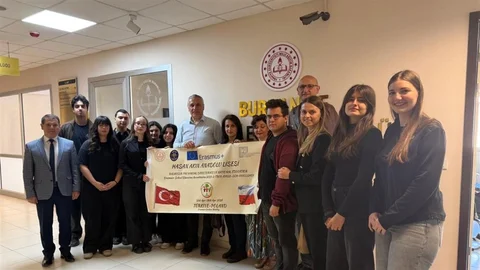 Burhaniye'de Öğrencilerden Eğitim Ziyareti