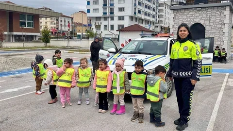 Bilecik'te Öğrencilere Trafik Eğitimi Verildi