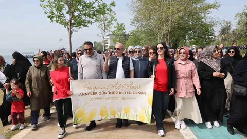 Darıca'da Anneler Günü Yürüyüşü Yapıldı