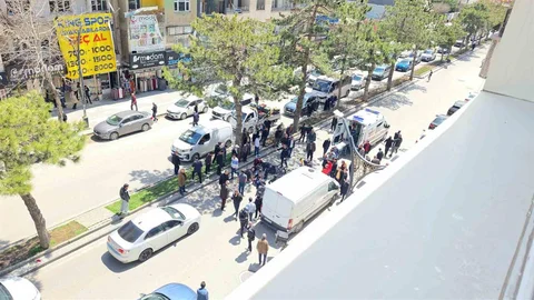 Tatvan'da Motosiklet ve Bisiklet Çarpıştı