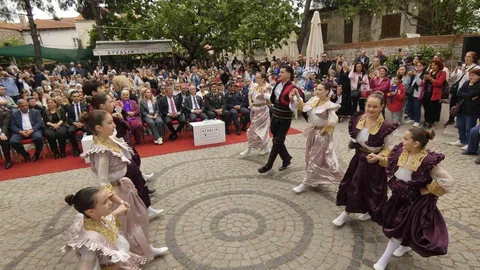 Ayvalık'ta Teferiç Şenlikleri Başladı
