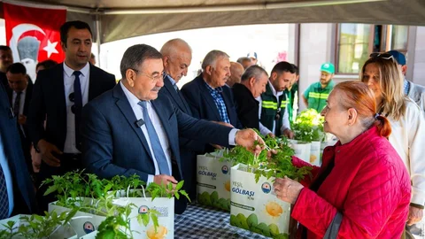 Gölbaşı'nda Ata Tohumu Fidesi Dağıtımı