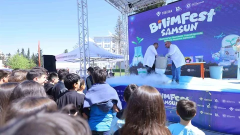 Samsun'da Bilim Festivali Devam Ediyor