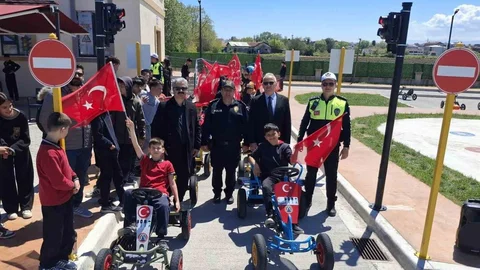 Bafra'da Miniklere Trafik Eğitimi