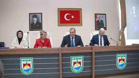 İznik'te Başkan Usta Güven Tazeledi