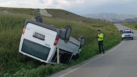 Ankara'da Minibüs Devrildi