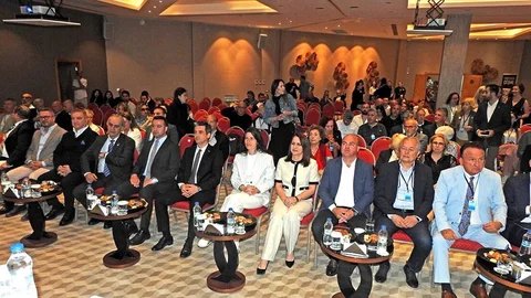 Çeşme'de Turizm Zirvesi Gerçekleşti