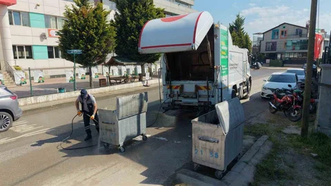 Başiskele’de Temizlik Çalışmaları Devam Ediyor