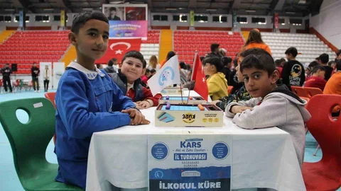 Kars'ta Akıl Oyunları Turnuvası Yapıldı