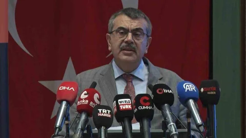 Teknolojiyi Yönlendiren İnsanları Yetiştirme Vurgusu