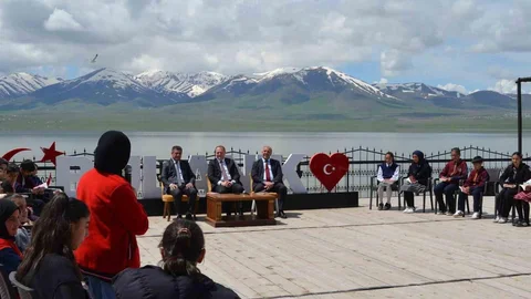 Bulanık’ta Öğrencilerle Kitap Söyleşisi Yapıldı