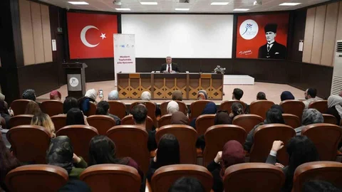 Karabük'te Aile Konferansı Düzenlendi