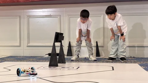 Mersinli Öğrenciler Robotik Yarışmada Başarı Elde Etti
