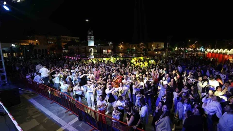 Marmaris'te Latin Partisi Coşkusu