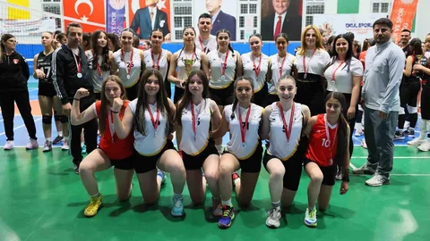 Voleybol Küçük Kızlar Gelişim Ligi Tamamlandı