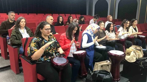 Balıkesir'de Öğretmenlerden Ritim Atölyesi