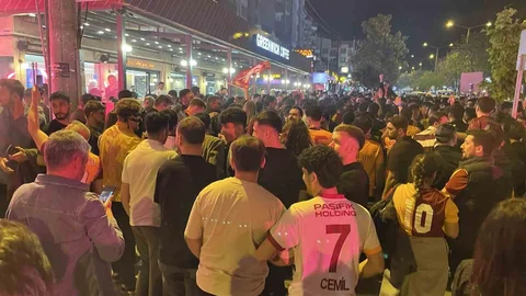Galatasaray’ın Şampiyonluğu Bursa’da Coşkuyla Kutlandı