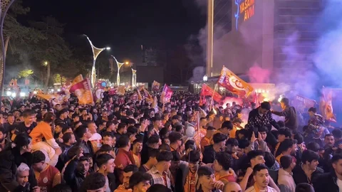 Galatasaray’ın Şampiyonluğu Tatvan’da Kutlandı