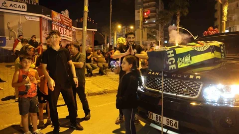 Adana'da Galatasaray Taraftarları Kutlama Yaptı