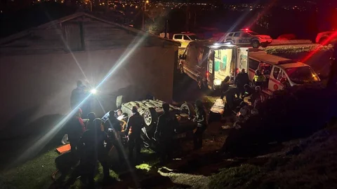 Erzincan'da Otomobil Devrildi İki Kişi Yaralandı