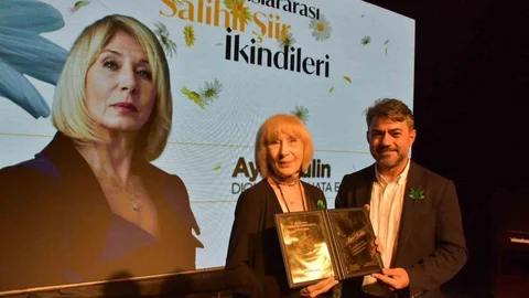 Manisa’da Şiir İkindileri Rüzgarı Esti