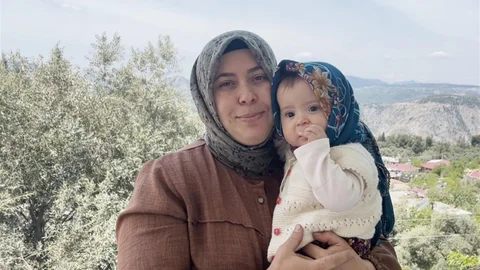 Anne ve Kızıyla Gündoğmuş'ta Mutluluk Paylaşımı