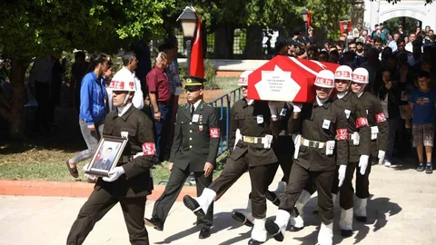 Adana'da Şehit Annesi Duygusal Anlar Yaşadı