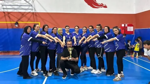 Bozyazı'da Voleybol Turnuvası Sonuçlandı
