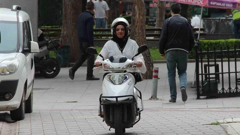 Çorum'da Motokurye Anne Örnek Oluyor