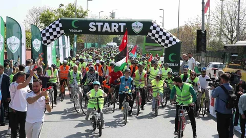 Yüzlerce Kişi İstanbul'da Pedal Çevirdi