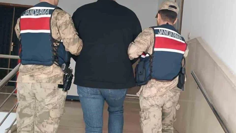 Dolandırıcılık Suçundan Aranan Şahıs Yakalandı