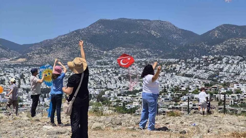 Bodrum'da Uçurtma Festivali Renkli Görüntülerle Gerçekleşti