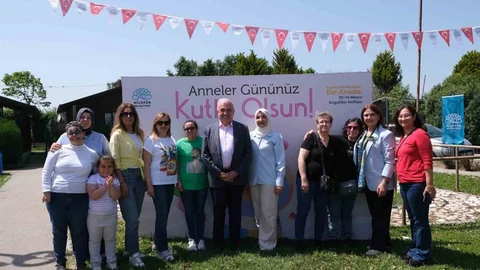 Başkan Özdemir Anneler Günü'nü Kutladı