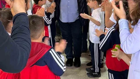 Emekli Öğretmen Orhan Yılmaz'a Veda Töreni