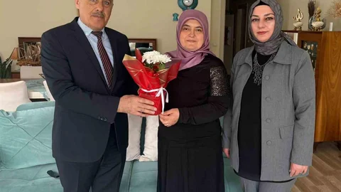 Bayburt’ta Koruyucu Ailelere Anneler Günü Kutlaması
