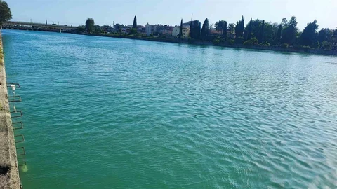 Adana’da Nehirde Kaybolan Genç Hastaneye Kaldırıldı