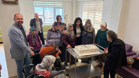 Tosya'da Anneler Günü Kutlaması