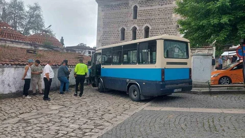 Safranbolu'da Freni Boşalan Dolmuş Kazası