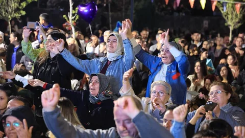 Çiçek Festivali'nde Konser Coşkusu