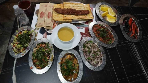 Adana Kebabı ve Salata Sağlık İçin Faydaları