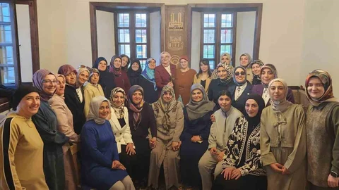 Hüma Hatun Dost Meclisi'nde Annelere Özel Program